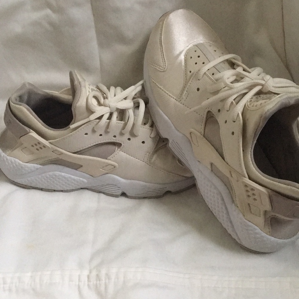 Nike Huarache women’s 9